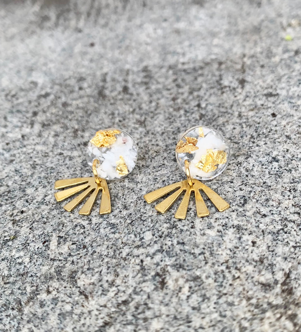 Marina Del Rey Earrings, White w/gold flake