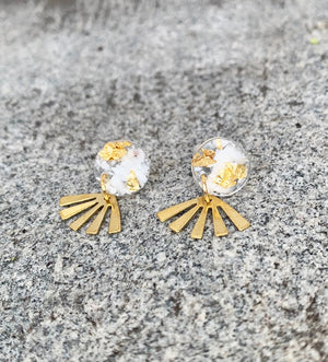 Marina Del Rey Earrings, White w/gold flake
